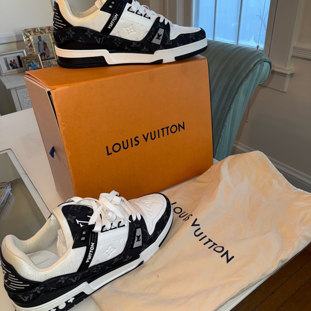 Louis Vuitton Black and White Sporty Sneakers - Picture 9 of 11